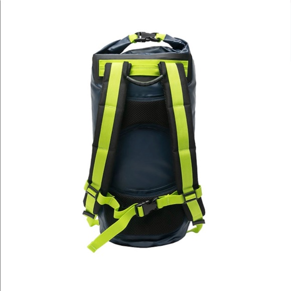 GeckoBrand Hydroner Outdoor 20L Waterproof Backpack for Hiking Extreme Sports - Picture 9 of 9